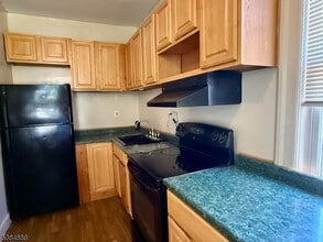 37 Oakland Terrace in Newark, NJ - Building Photo - Building Photo