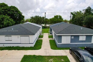 2249 NW 66th St in Miami, FL - Building Photo