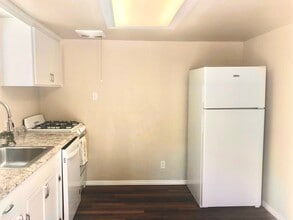 1246 Oak St in Red Bluff, CA - Building Photo - Building Photo