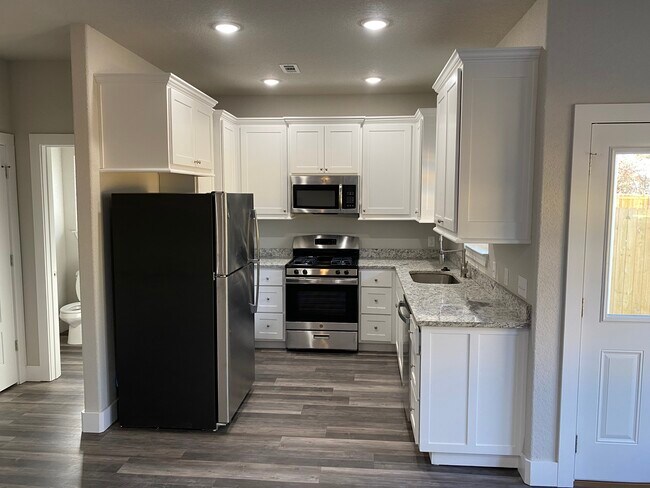 3004 SW Garrison Ln in Bentonville, AR - Foto de edificio - Building Photo