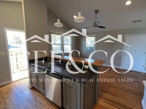 7B Crystal Ave in Greenville, SC - Building Photo - Building Photo