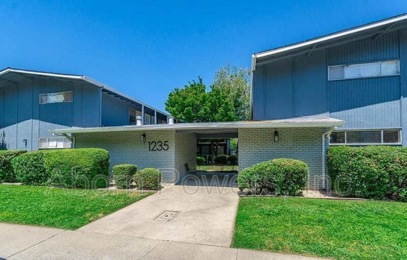 1235 Williams Way in Yuba City, CA - Building Photo