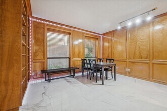 1524 Nantucket Dr in Houston, TX - Building Photo - Building Photo