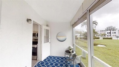 6600 Royal Palm Blvd in Margate, FL - Building Photo - Building Photo