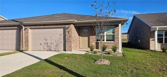 626 NW 69th Ave in Bentonville, AR - Building Photo