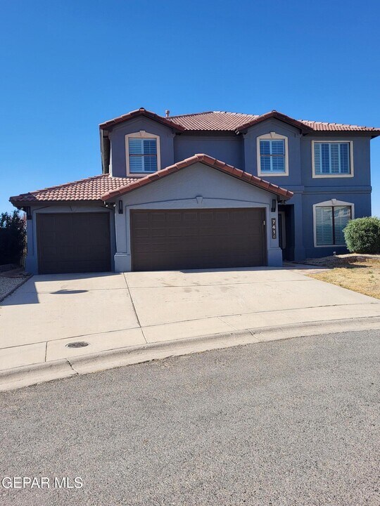 7414 Camino Del Sol Dr in El Paso, TX - Building Photo