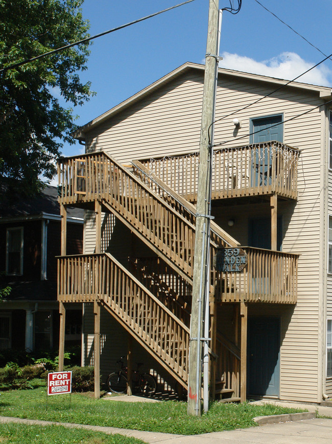 359 Linden Walk in Lexington, KY - Foto de edificio - Building Photo