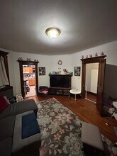 10 N Market St, Unit 3 in Staunton, VA - Foto de edificio - Building Photo