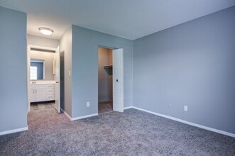 Astoria Park Apartment Homes in Indianapolis, IN - Foto de edificio - Building Photo