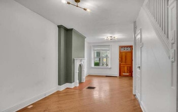 63 E North St in Carlisle, PA - Building Photo - Building Photo