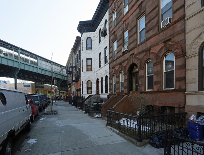 530 Chauncey St in Brooklyn, NY - Building Photo - Building Photo