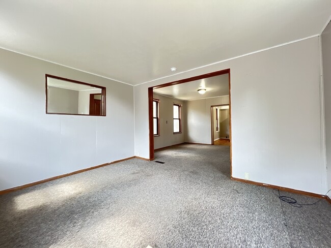 695 Hill St in Dubuque, IA - Building Photo - Building Photo