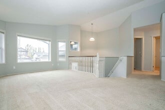 10930-10967 AvenueKey 6 in Grande Prairie, AB - Building Photo - Building Photo