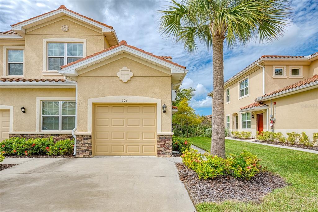 8382 Enclave Way in Sarasota, FL - Building Photo