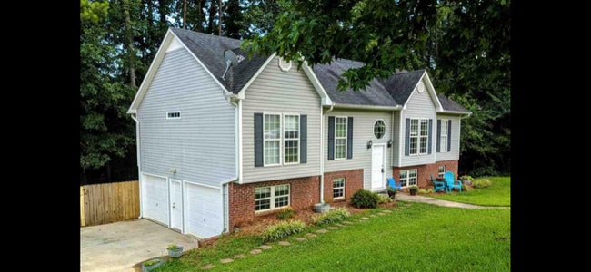 478 S Hillcrest Rd in Odenville, AL - Foto de edificio - Building Photo