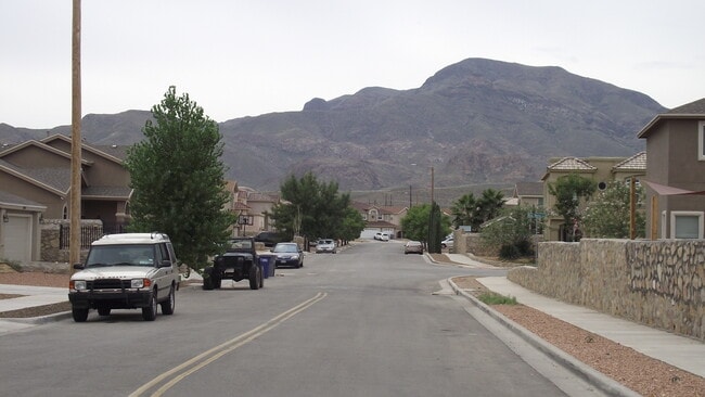 10925 Coyote Ranch Ln in El Paso, TX - Building Photo - Building Photo
