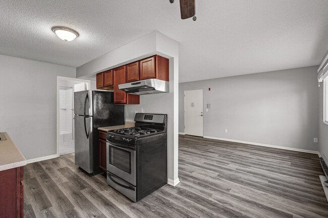 property at 2720 Rosalyn Ct