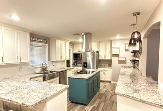 135 Country Club Rd in Brownsville, TX - Building Photo - Building Photo