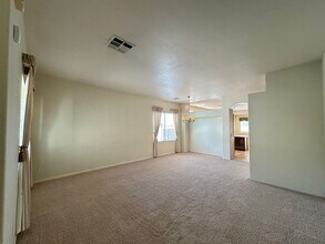 436 Emerald Heights St in Las Vegas, NV - Building Photo - Building Photo