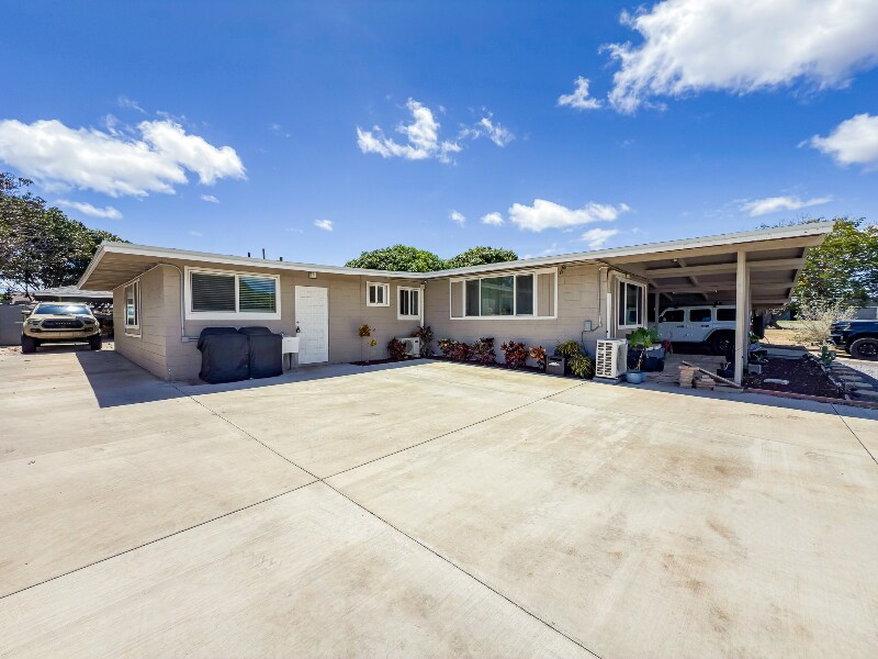 385 Kahoolawe St in Kahului, HI - Building Photo