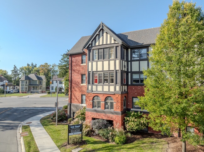 Kent Manor in Chatham, ON - Building Photo - Building Photo