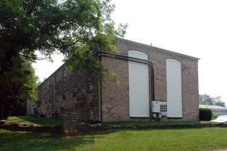 Evergreen Point Condominiums in Louisville, KY - Building Photo - Building Photo