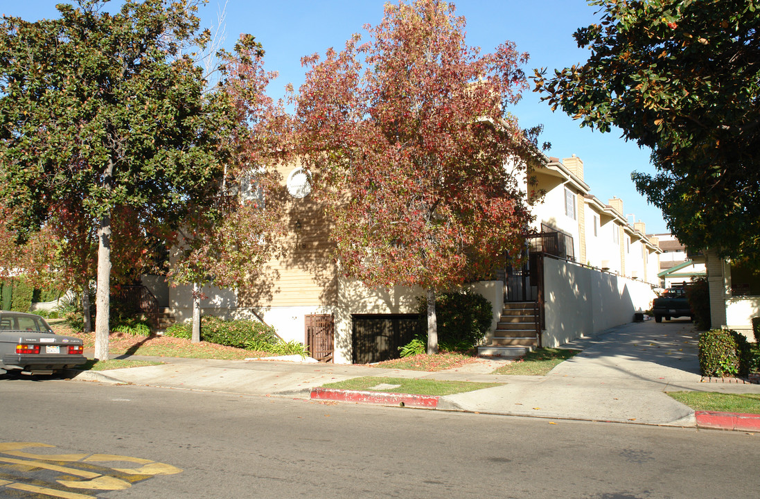 Residential Condominiums in Glendale, CA - Building Photo