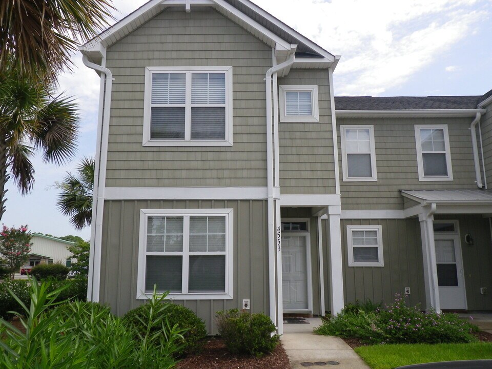 4553 Exuma Ln in Wilmington, NC - Building Photo