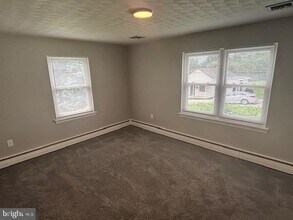 43 N Lee St in Hallam, PA - Building Photo - Building Photo