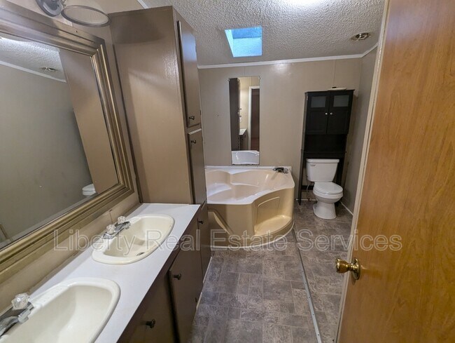 1298 Dunlevie Rd in Allenhurst, GA - Building Photo - Building Photo