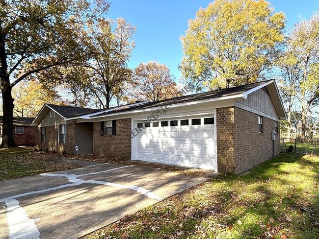 231 Indian Trail in Searcy, AR - Building Photo - Building Photo