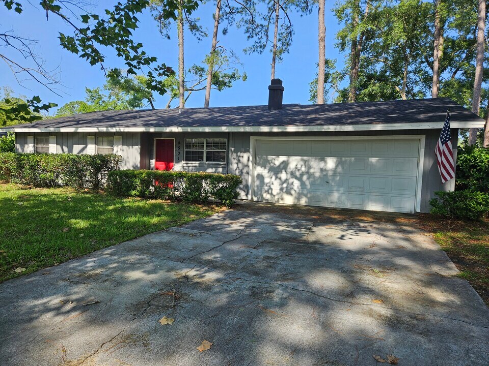 5501 NW 23rd Terrace in Gainesville, FL - Building Photo
