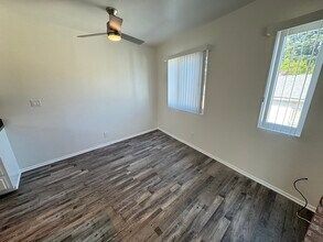 5382 Circle Dr, Unit 2 in Sherman Oaks, CA - Foto de edificio - Building Photo