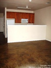 10818 Mathom Landing-Unit -1 in Universal City, TX - Building Photo - Building Photo