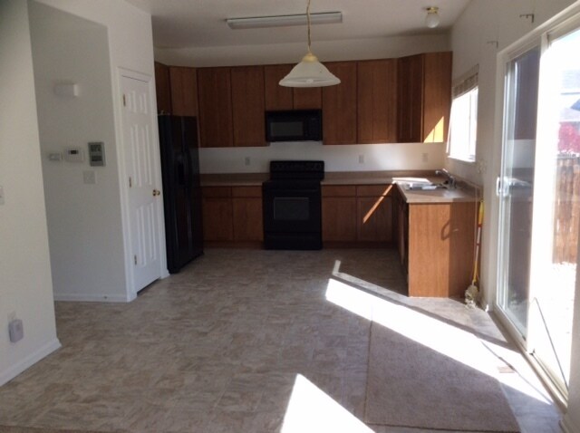 3915 Springs Ranch Dr in Colorado Springs, CO - Building Photo - Building Photo