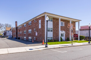 Rosewood Gardens in Roselle Park, NJ - Building Photo