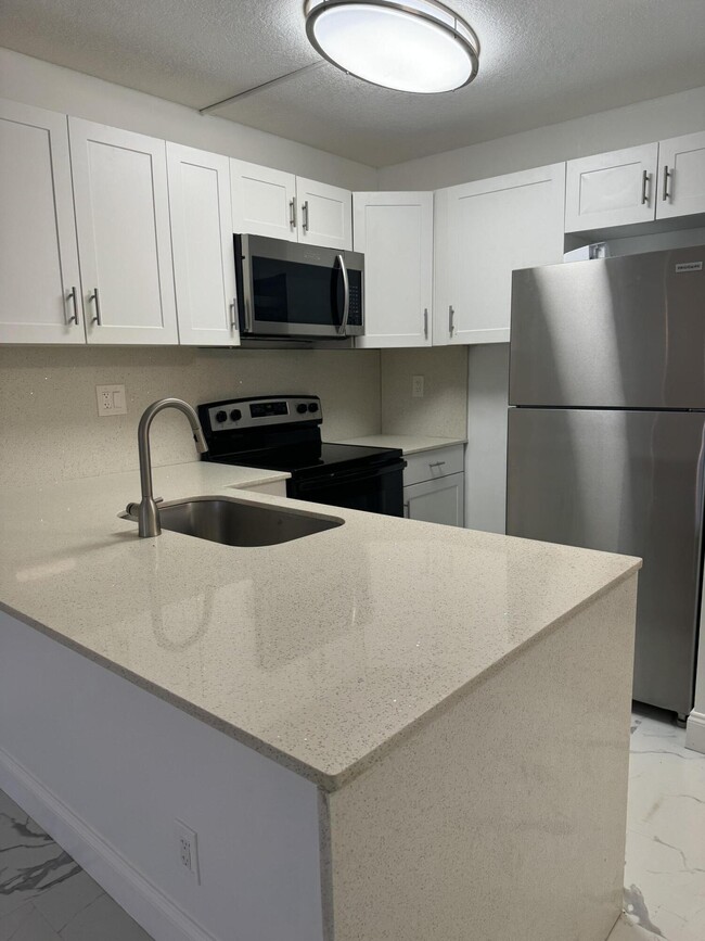 property at 2771 Riverside Dr