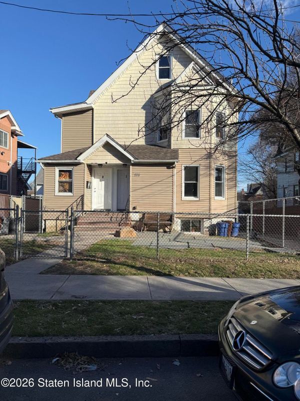 property at 279 Heberton Ave