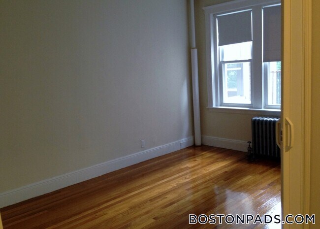 1810 Commonwealth Ave