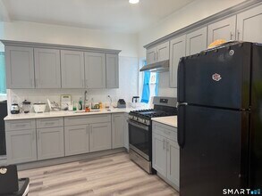 144 Palisade Ave in Bridgeport, CT - Building Photo - Building Photo