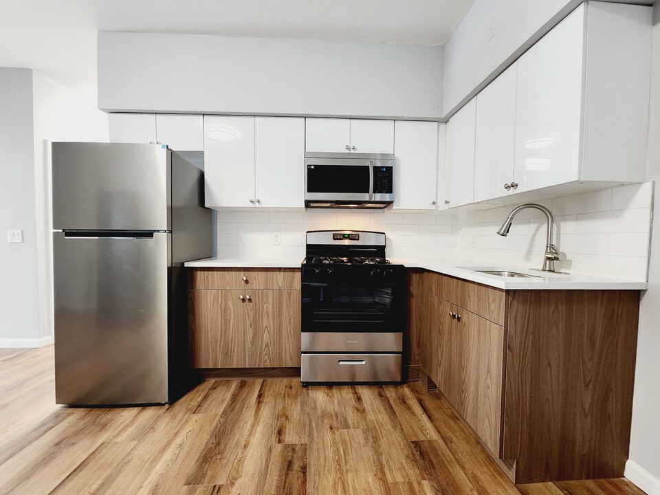 176 Ocean Ave, Unit 8 in Jersey City, NJ - Building Photo