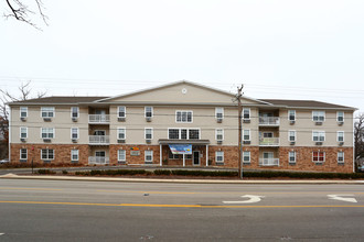 Sunset Woods Apartments in Waukegan, IL - Building Photo - Building Photo