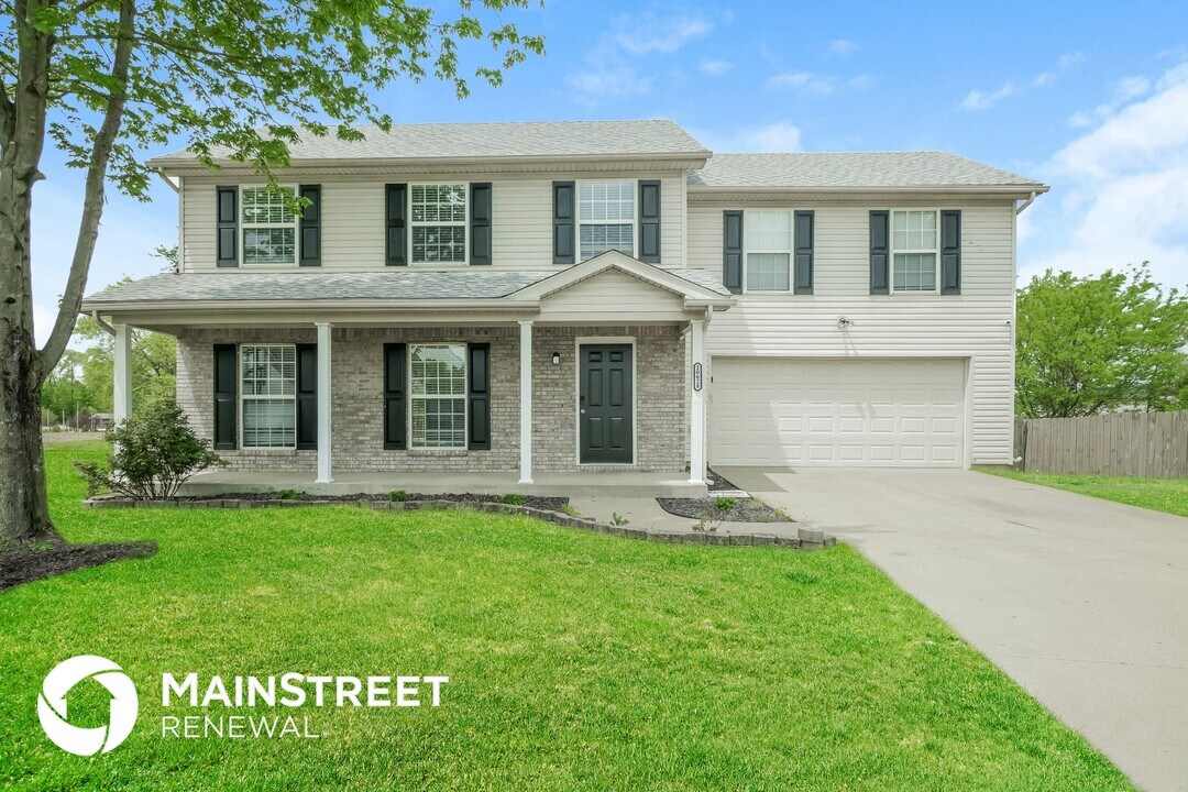 10628 Irvin Pines Dr in Louisville, KY - Building Photo