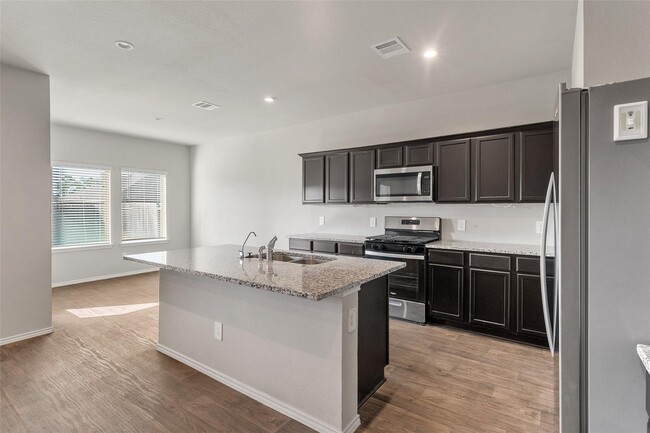 property at 40475 Gdn Hts Ln