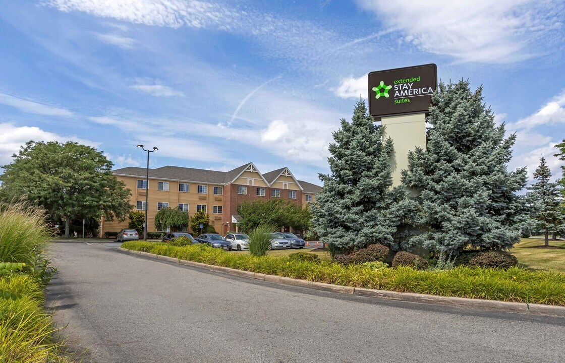 Furnished Studio-Fishkill - Route 9 in Fishkill, NY - Foto de edificio