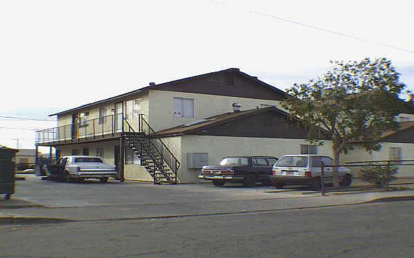 2211 E Pierce St in Phoenix, AZ - Building Photo