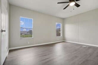 105 Lovely Iris Ln in Duson, LA - Building Photo - Building Photo