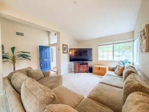 2300 Bayhill Ct in Oxnard, CA - Building Photo - Building Photo