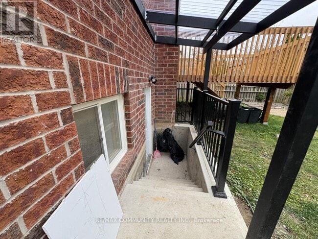 25 Freer Crescent in Ajax, ON - Building Photo - Building Photo