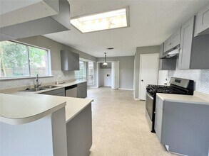 2033 Sandy Knoll Dr in Missouri City, TX - Building Photo - Building Photo